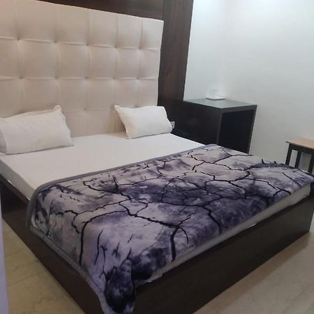 Hotel Uday Raj By Wb Inn Agra  Dış mekan fotoğraf