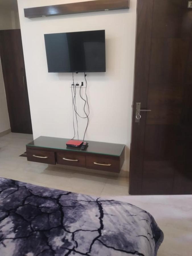 Hotel Uday Raj By Wb Inn Agra  Dış mekan fotoğraf